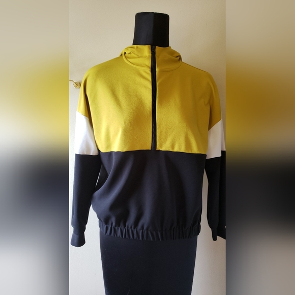 NWOT half zip classic hoodie And Pant Outfit Sz Small - Picture 3 of 4